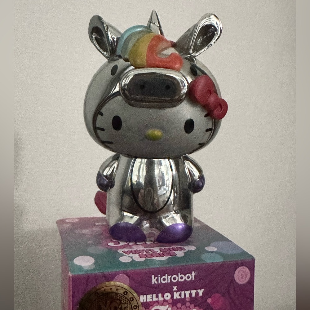 NYCC 2019 Kidrobot x Sanrio Unicorn Hello Kitty 3" Chrome